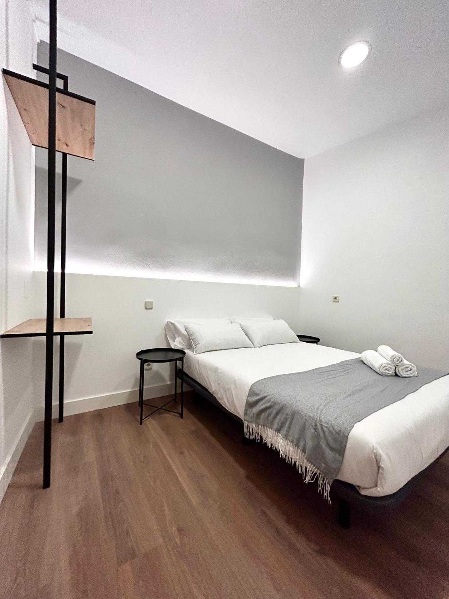 H21 Rooms Madrid Buitenkant foto