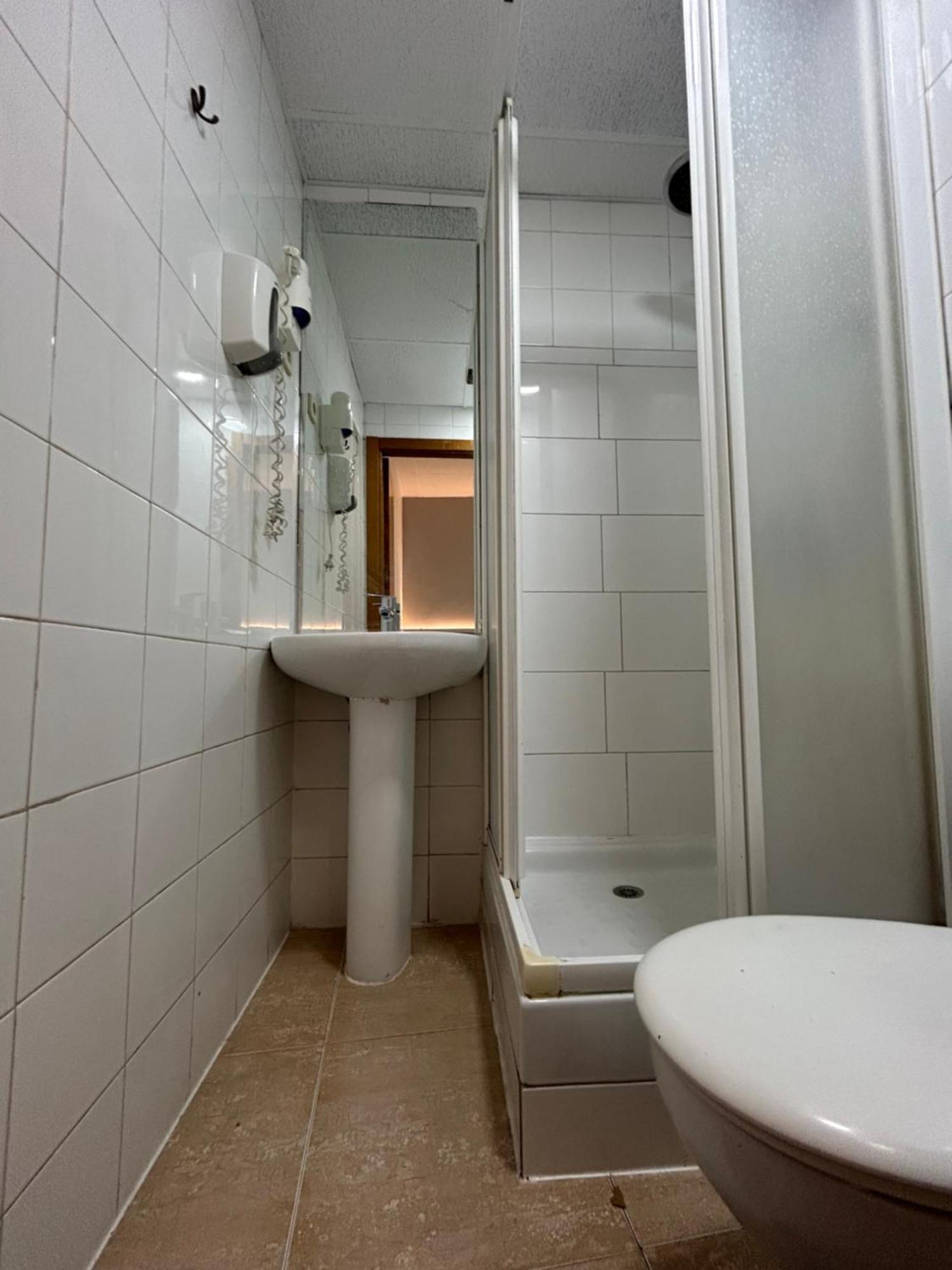H21 Rooms Madrid Buitenkant foto