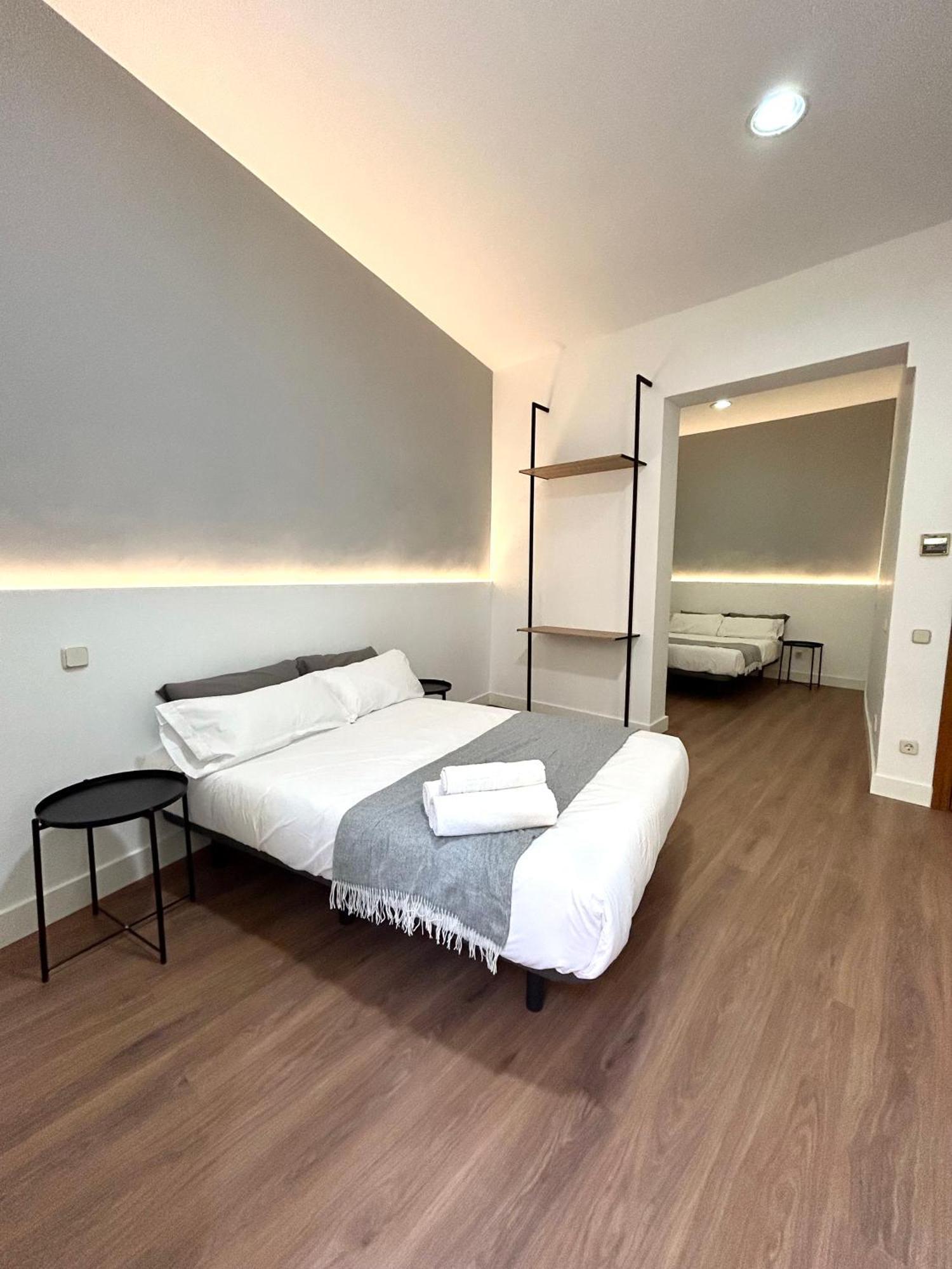 H21 Rooms Madrid Buitenkant foto