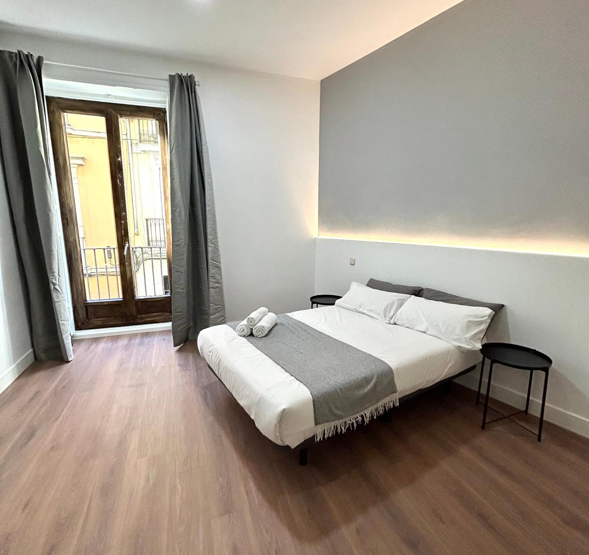 H21 Rooms Madrid Buitenkant foto