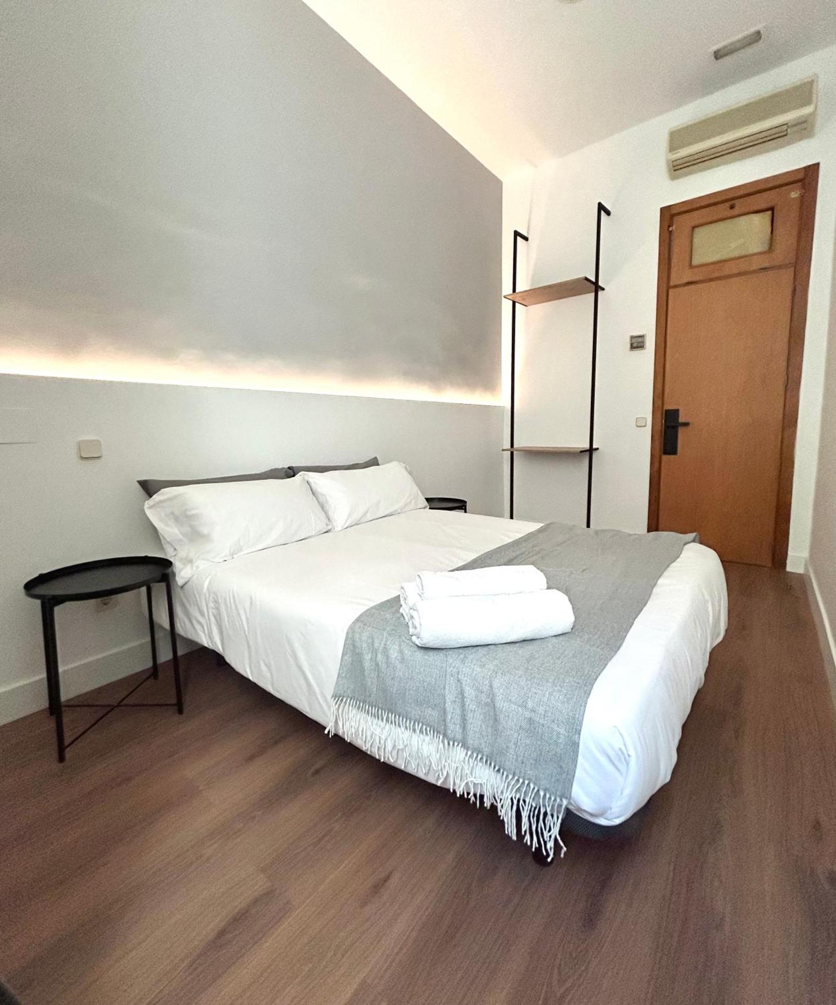 H21 Rooms Madrid Buitenkant foto