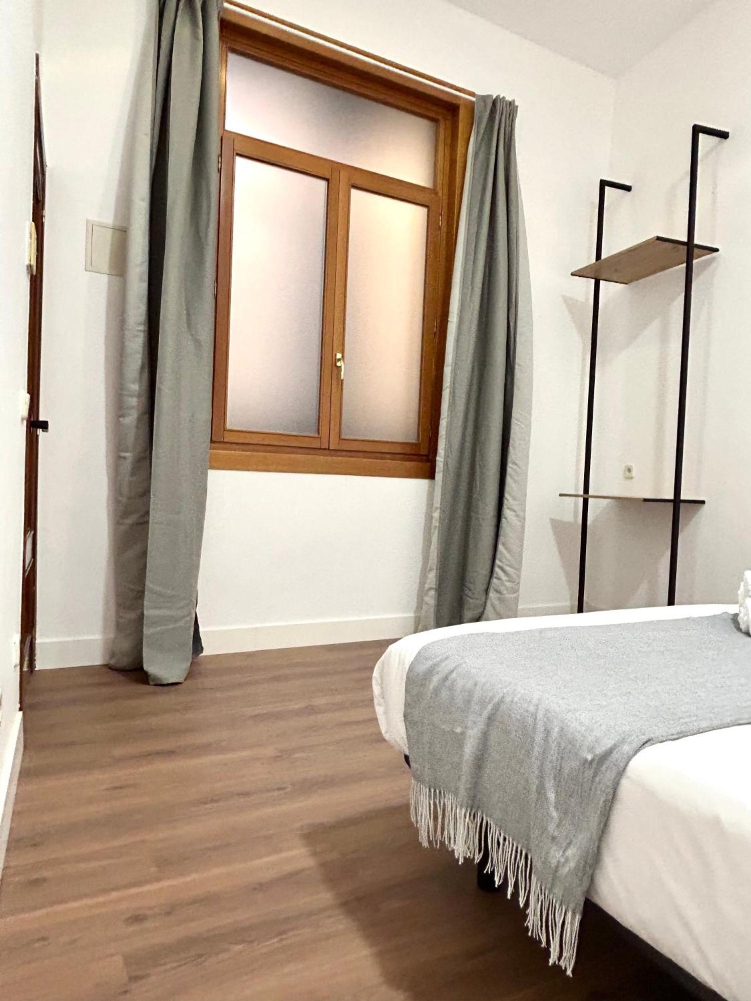 H21 Rooms Madrid Buitenkant foto