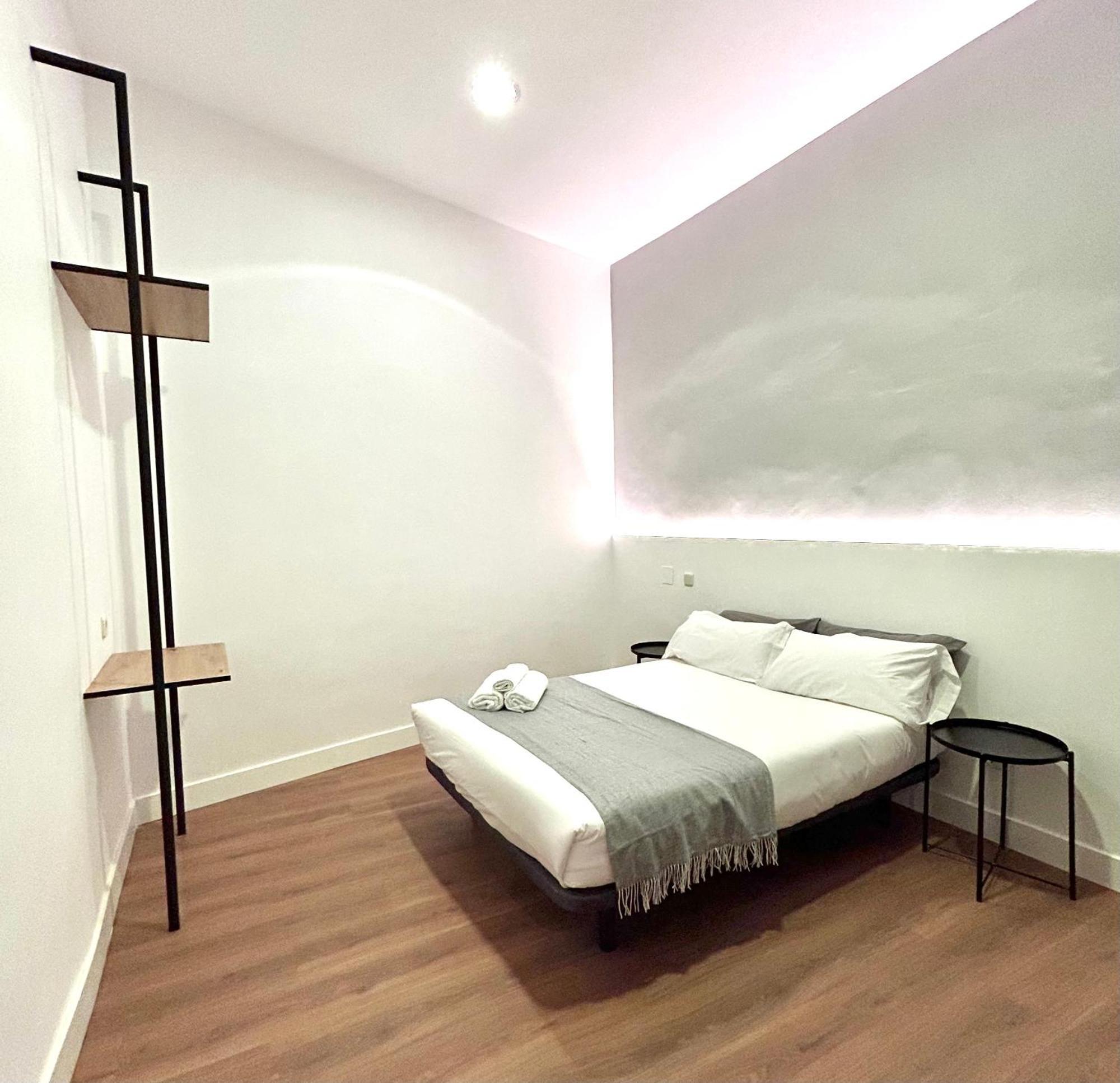 H21 Rooms Madrid Buitenkant foto