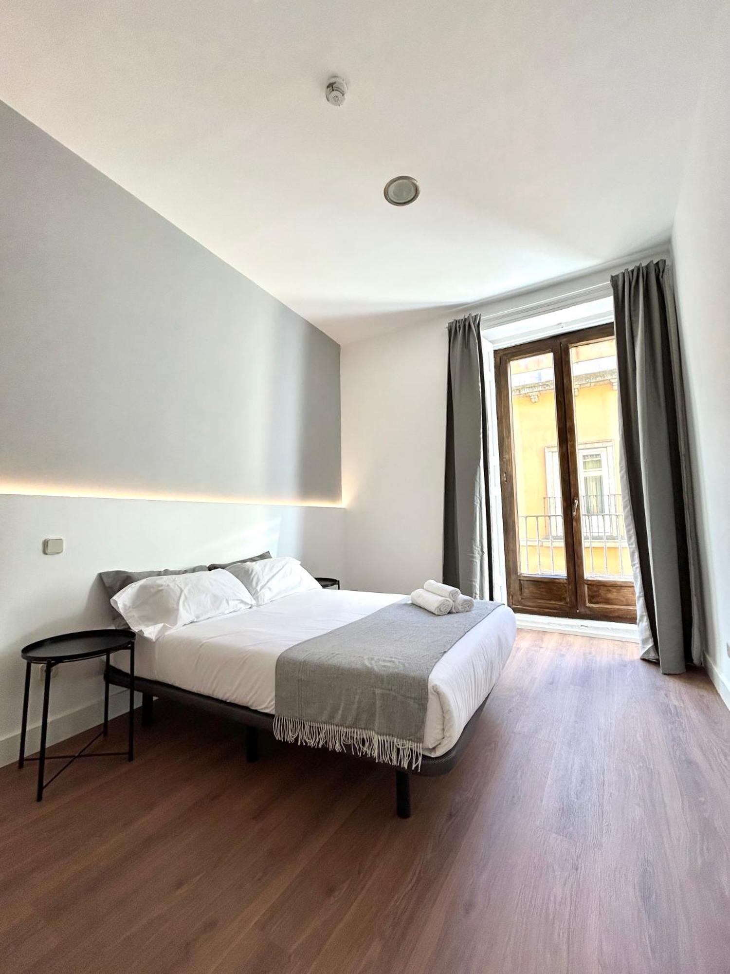 H21 Rooms Madrid Buitenkant foto